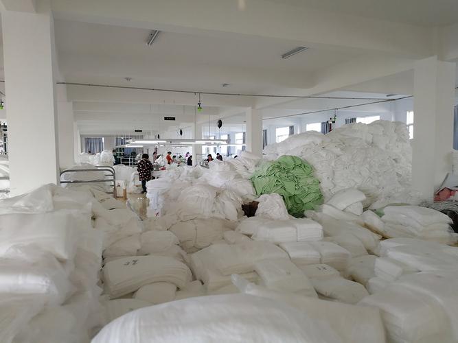 酒店纺织品与用品全解析 从浴巾到床上用品的专业指南